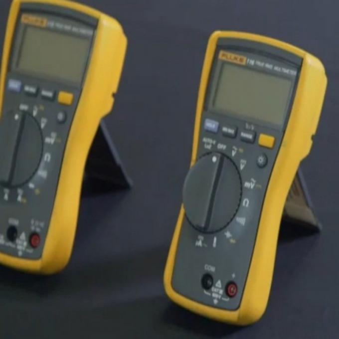 Fluke 117 Electrician′s Multimeter with Non-Contact Voltage