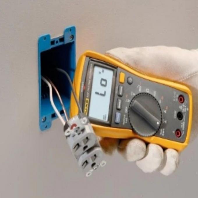 Fluke 117 Electrician′s Multimeter with Non-Contact Voltage